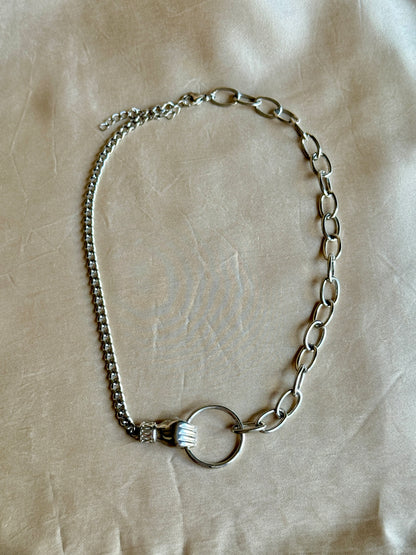 Collier chaîne main argenté - LAURA